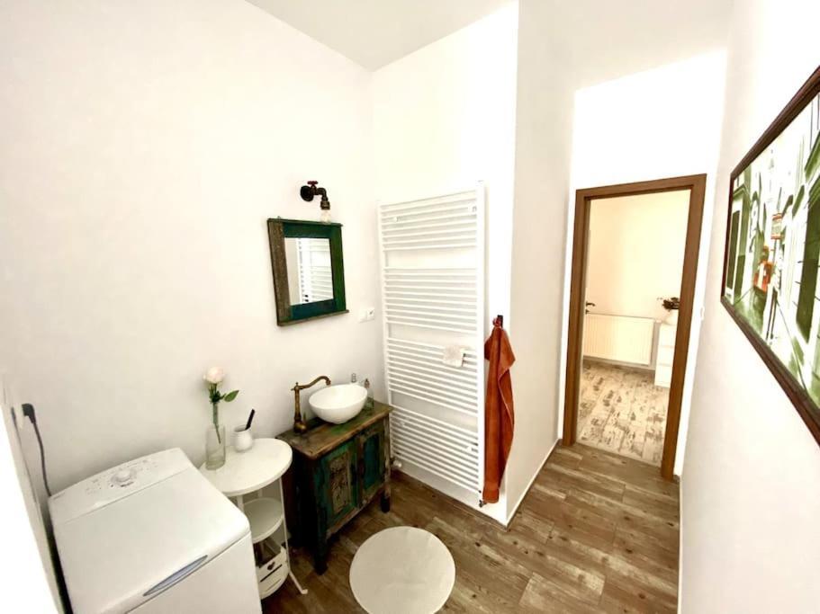 Residence Park Lovely Apartman With Private Parking Kysucke Nove Mesto Esterno foto