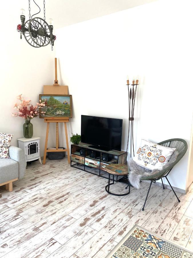 Residence Park Lovely Apartman With Private Parking Kysucke Nove Mesto Esterno foto