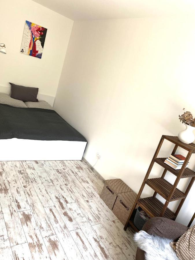Residence Park Lovely Apartman With Private Parking Kysucke Nove Mesto Esterno foto